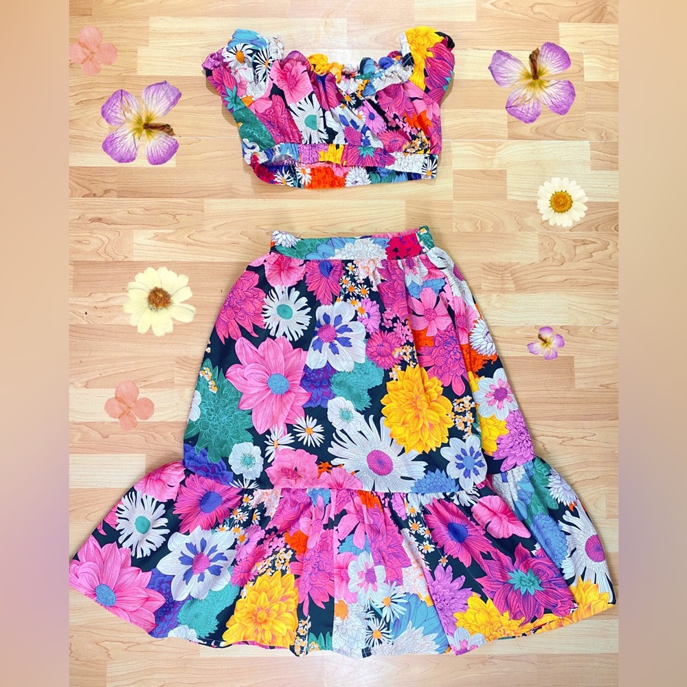 Unique Vintage Cozumel Cruise Floral Two Piece Set Skirt & Ruffle Crop Top